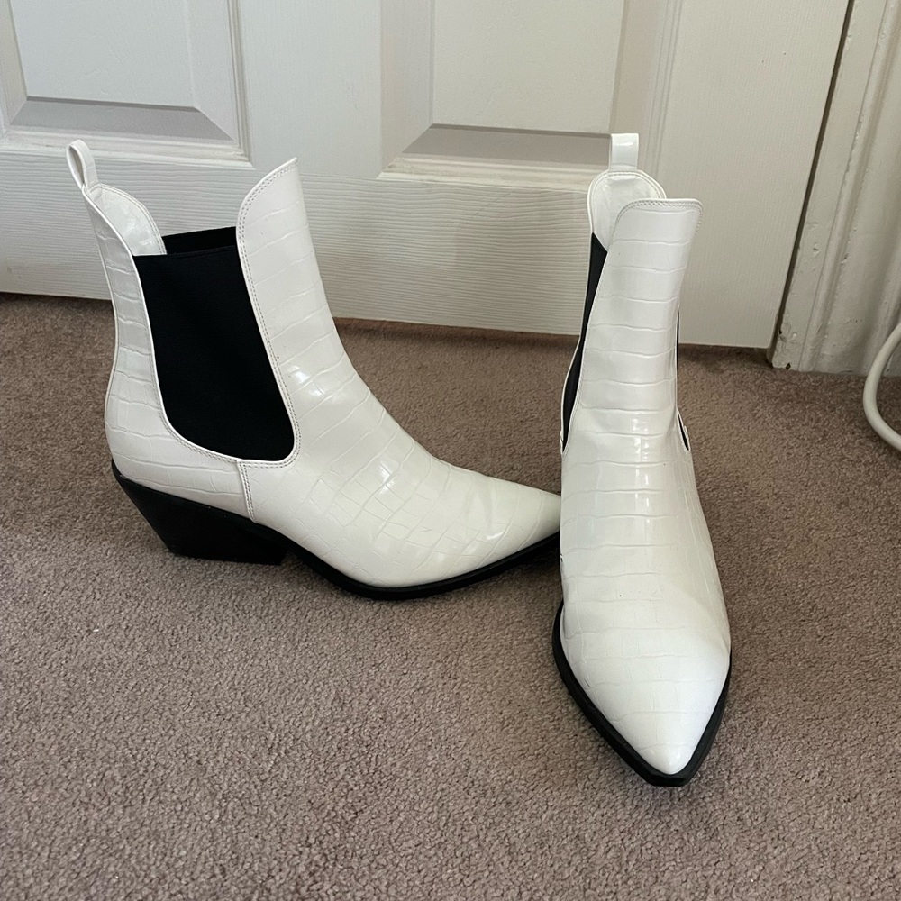 princess polly white boots - Picture 2 of 4